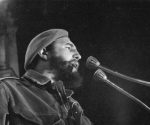 Fidel preside el acto de recibimiento a los milicianos que regresan del acuartelamiento de 20 días, motivado por la posibilidad de agresión a Cuba durante el cambio de poderes en los Estados Unidos. Foto: Archivo Sitio Fidel Soldado de las Ideas.
