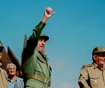 Fidel Castro durante el acto por el 45 aniversario del desembarco de los expedicionarios del Granma y el nacimiento de las Fuerzas Armadas Revolucionarias (FAR), Santiago de Cuba, 2 de diciembre de 2001. Foto: Fidel Soldado de las Ideas.